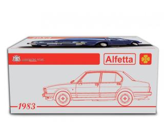 Alfetta 2.0i Quadrifoglio Oro 1983-84 Blu metallizzato Laudoracing 1:18 Resinemodell (Türen, Motorhaube... nicht zu öffnen!)